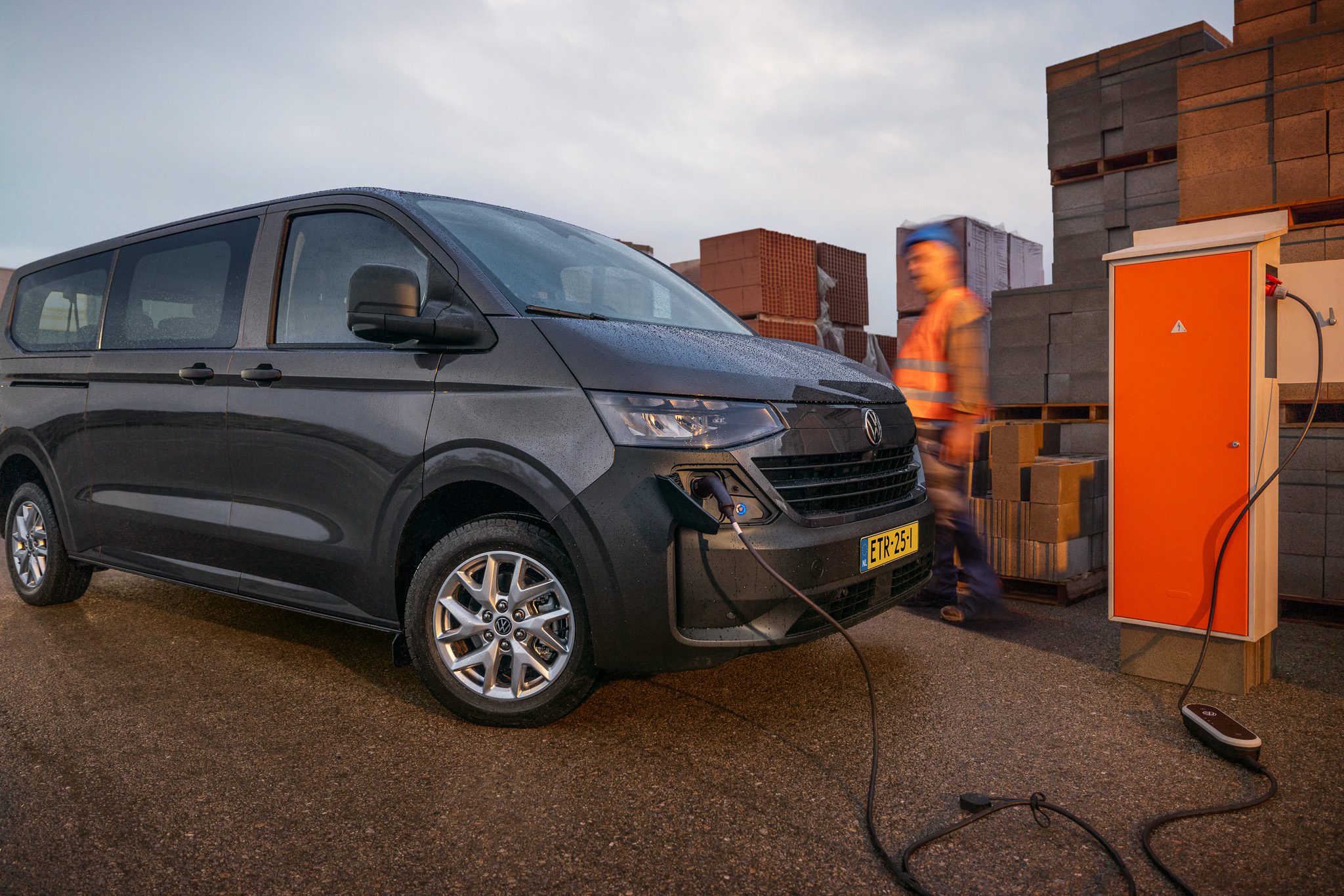 Volkswagen etransporter kombi 1