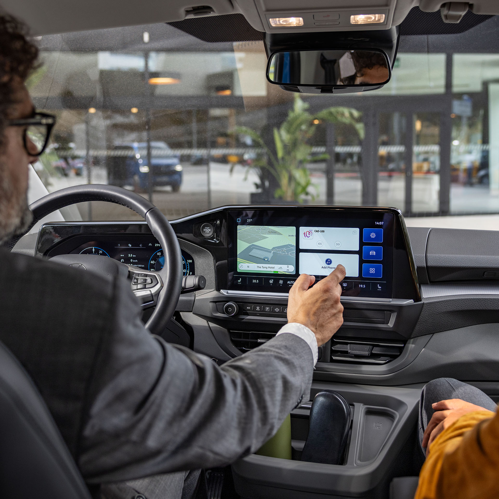 Volkswagen Bedrijfswagens Nieuwe e Caravelle 25 CS TC radio navigatie