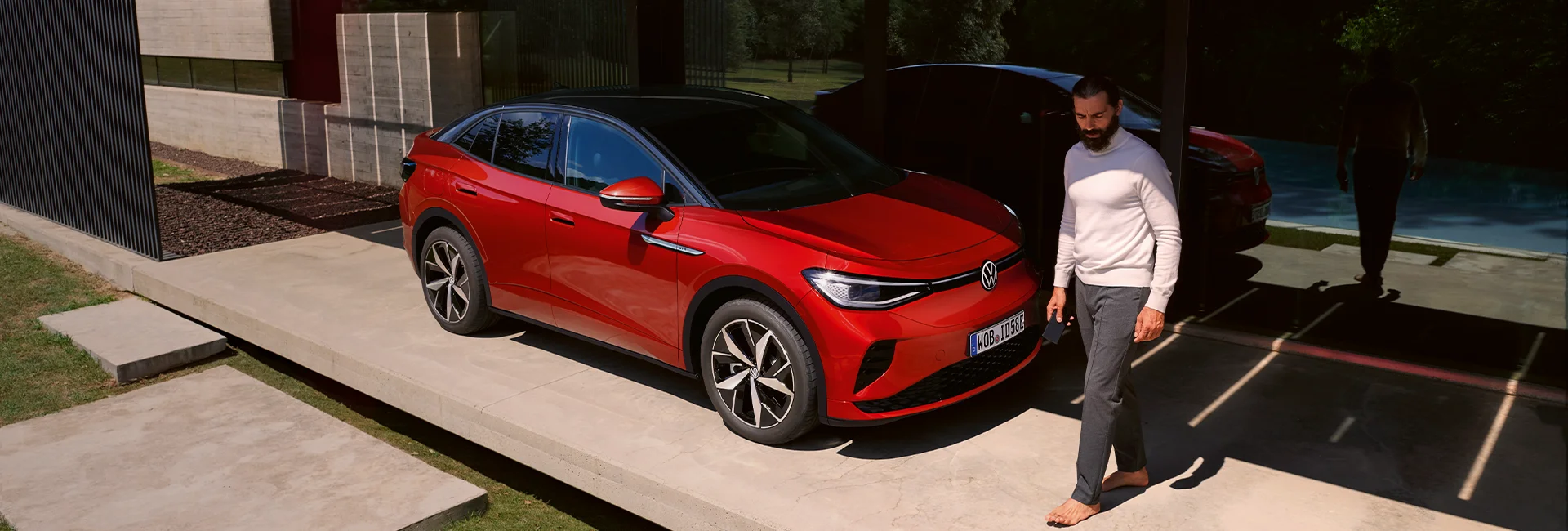 Financial Services Hero XXL V2