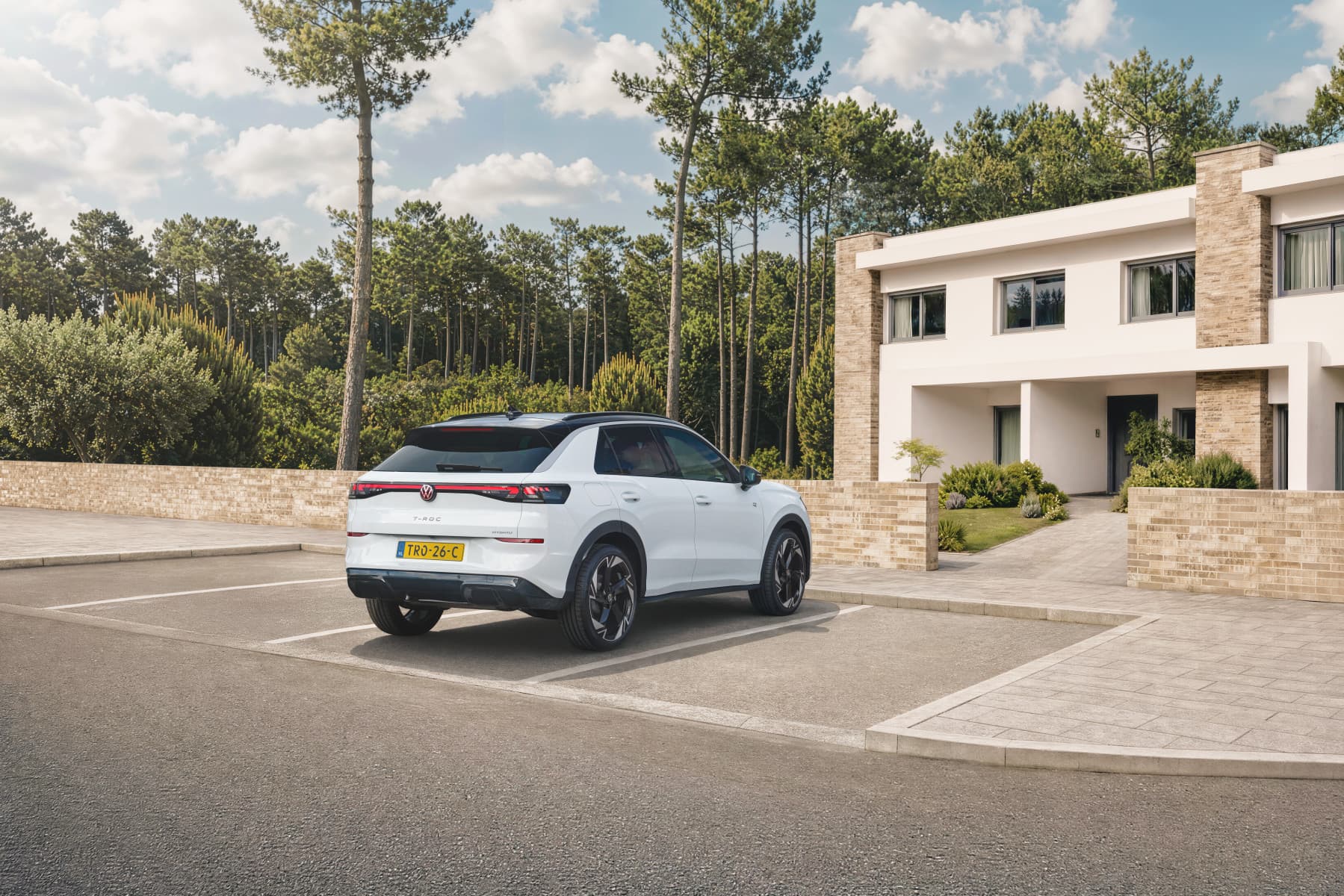 Volkswagen T Roc Hybrid schuinachter klein