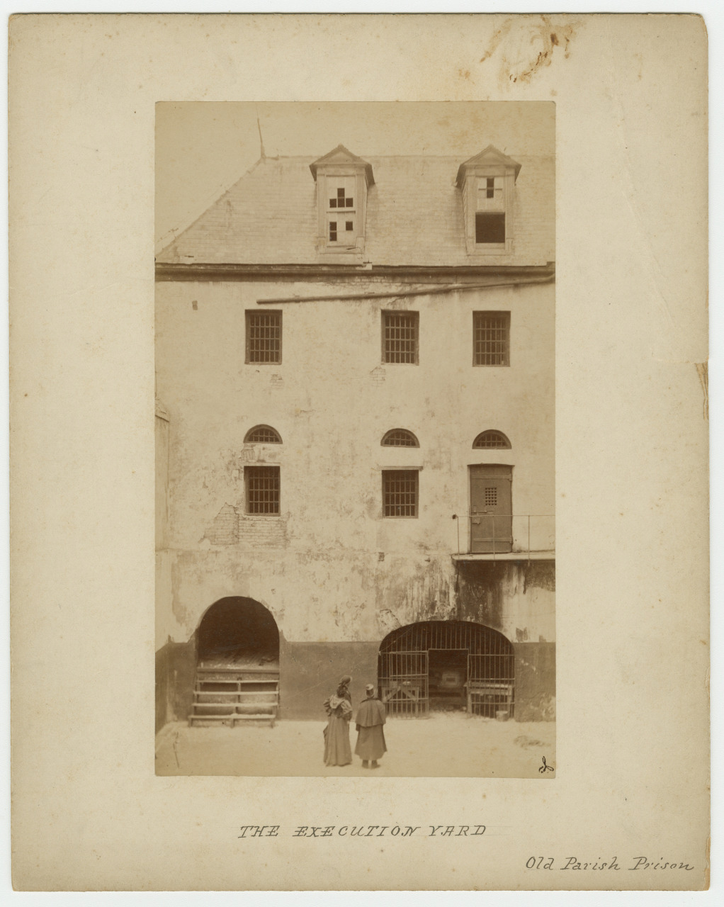 Photograph showing the the execution yard at the Old Parish Prison, between 1890 and 1900.