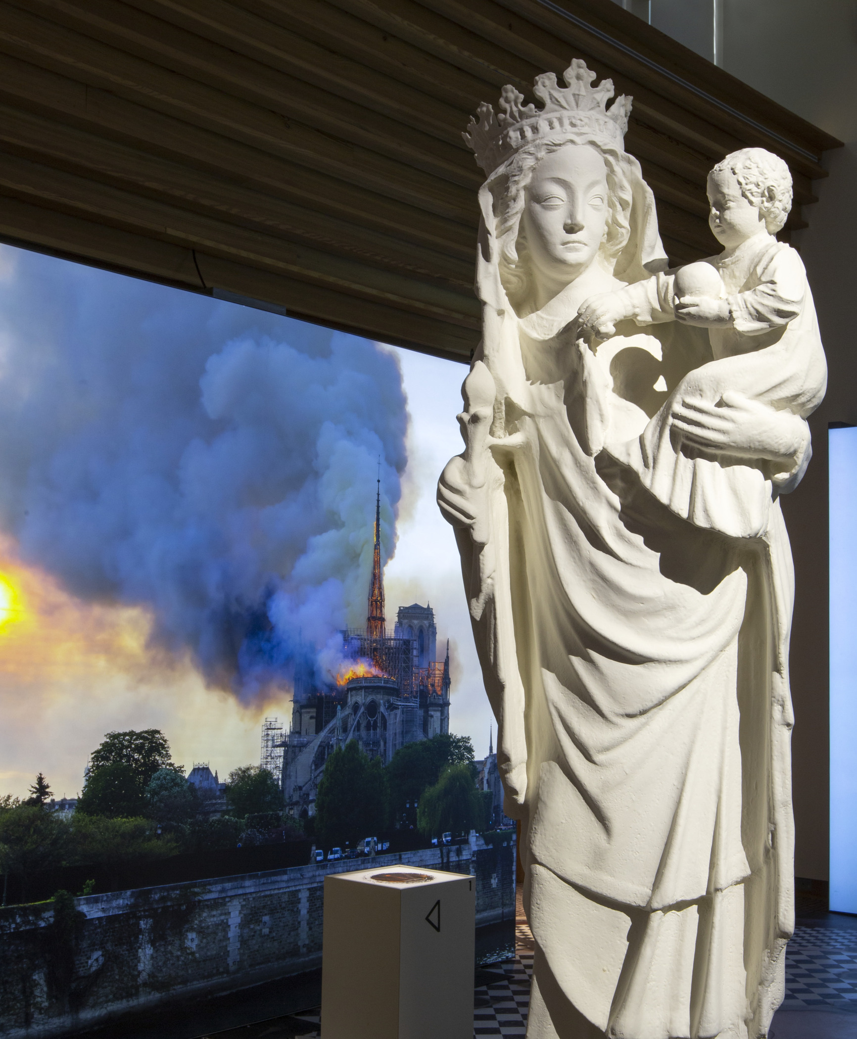 20221108 Notre Dame KM015 adj o6