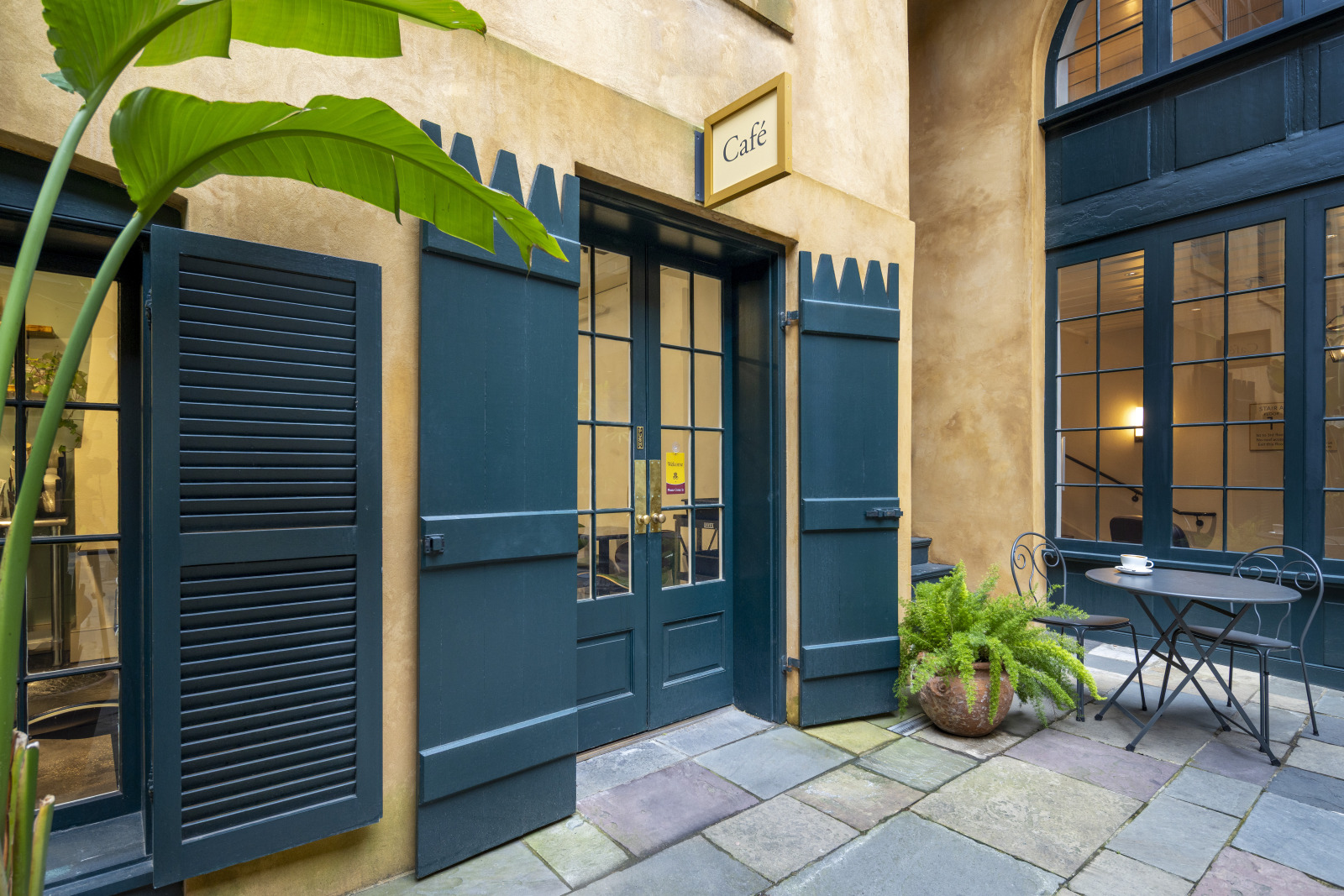 Exterior view of the courtyard cafe at the Historic New Orleans Collection.