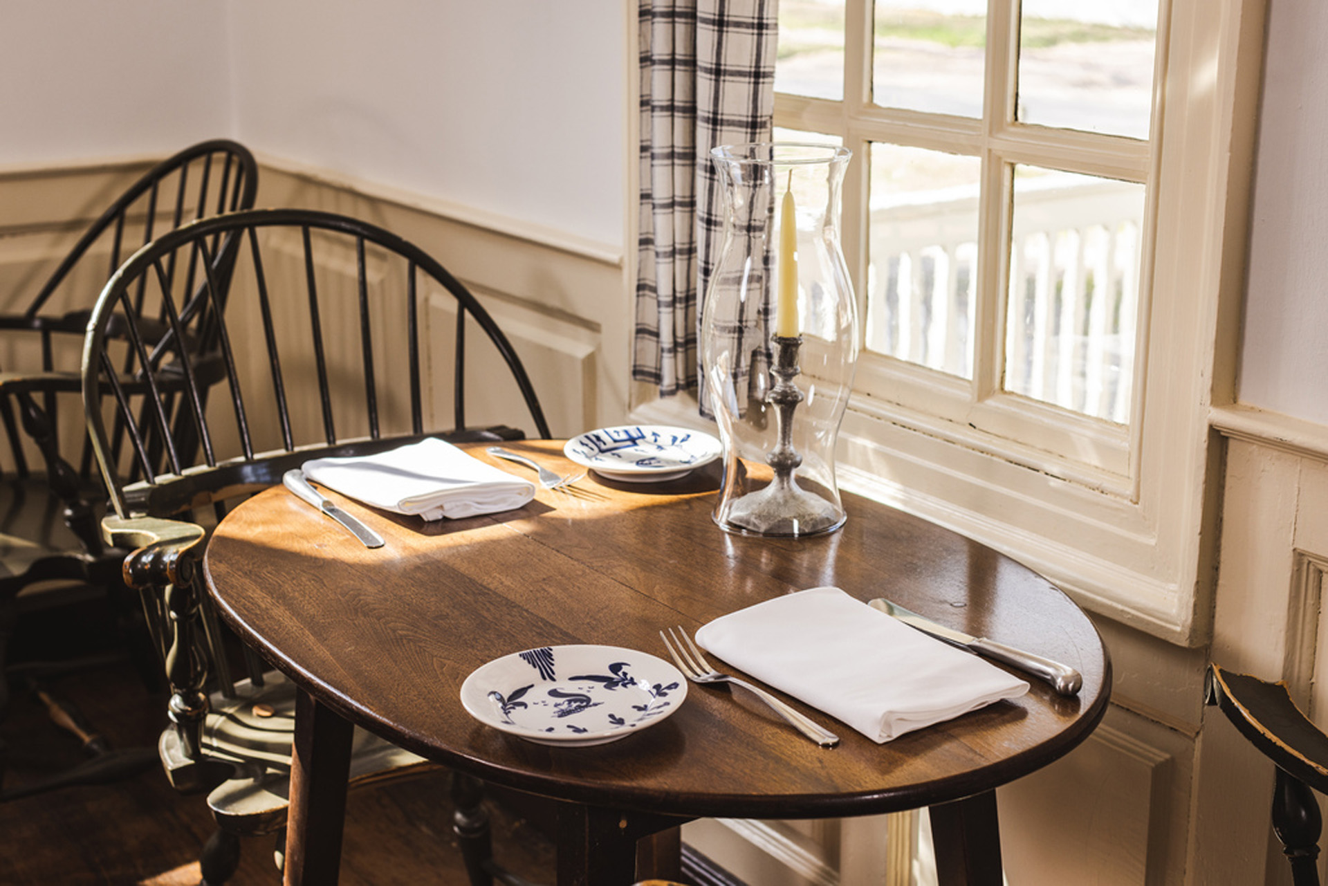 Campbells Tavern Dining Table Setup at Winter