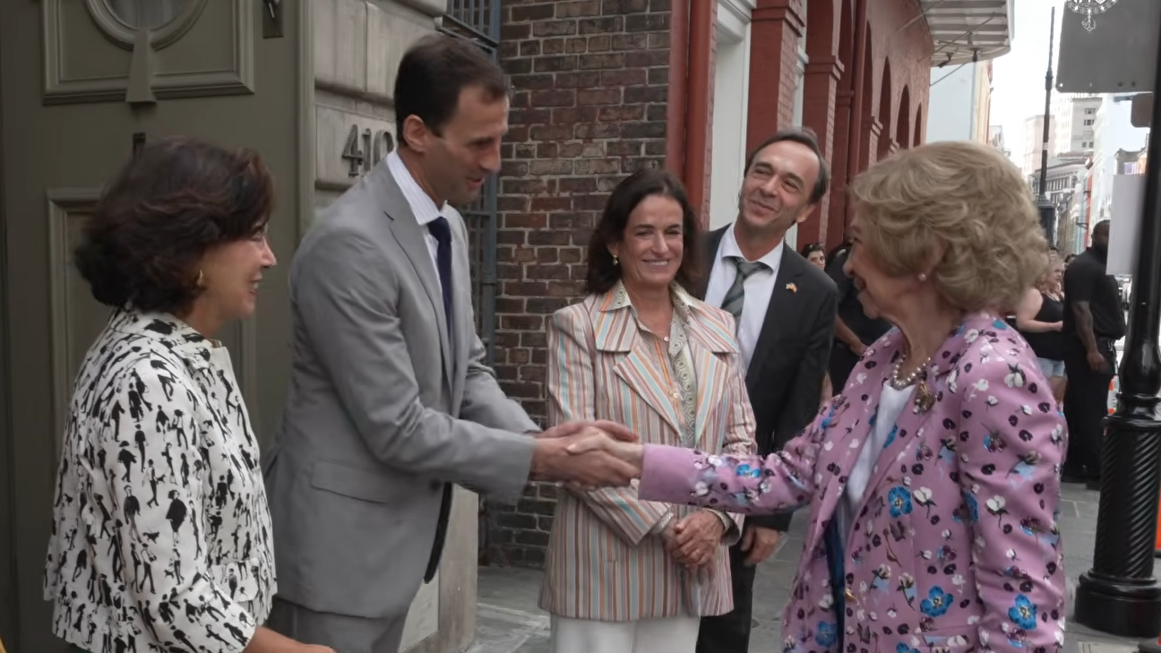 HNOC CEO and President Daniel Hammer greets Her Majesty Queen Sofía of Spain outside the Williams Research Center.
