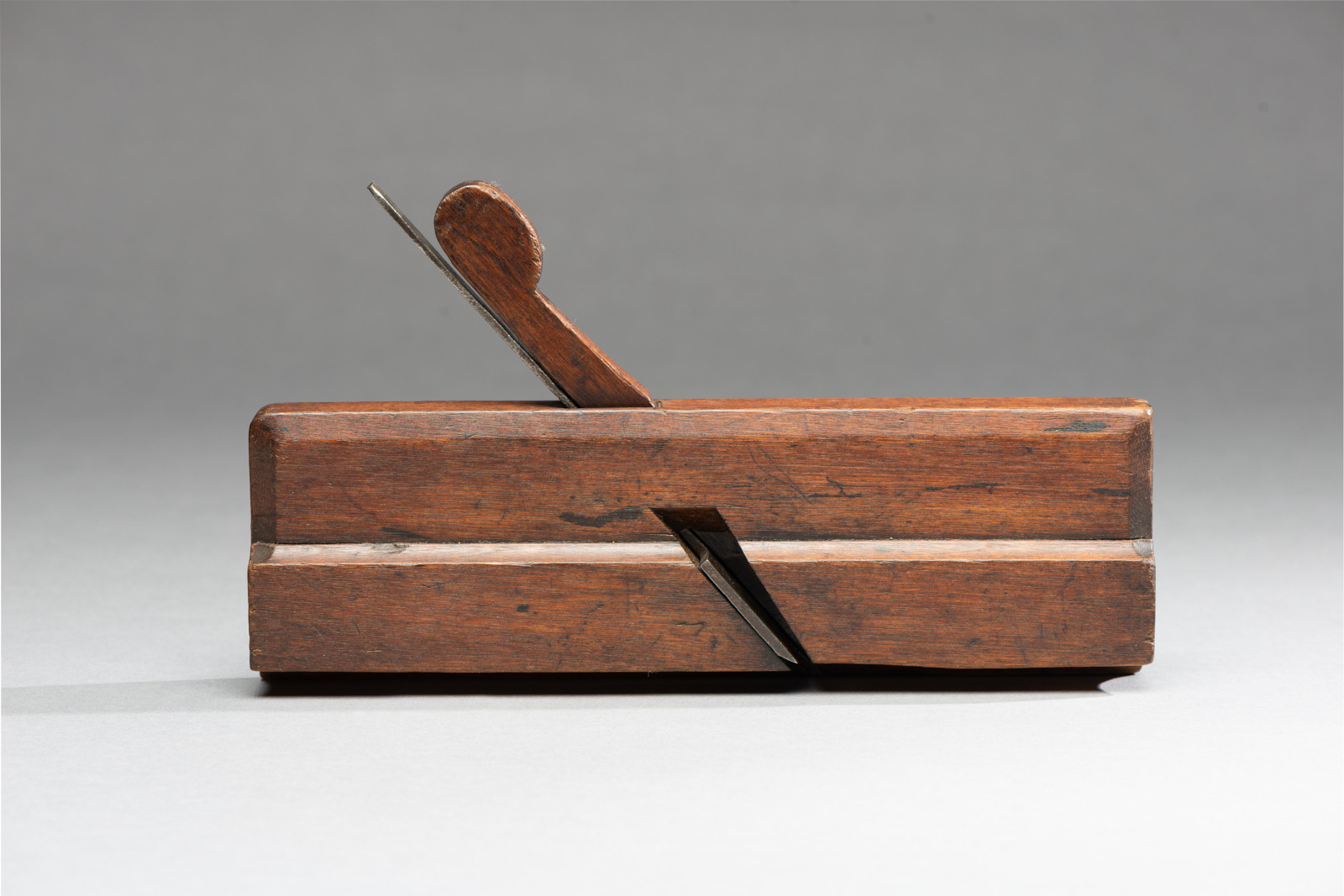 A molding plane used for woodworking, made between 1753 and 1784.