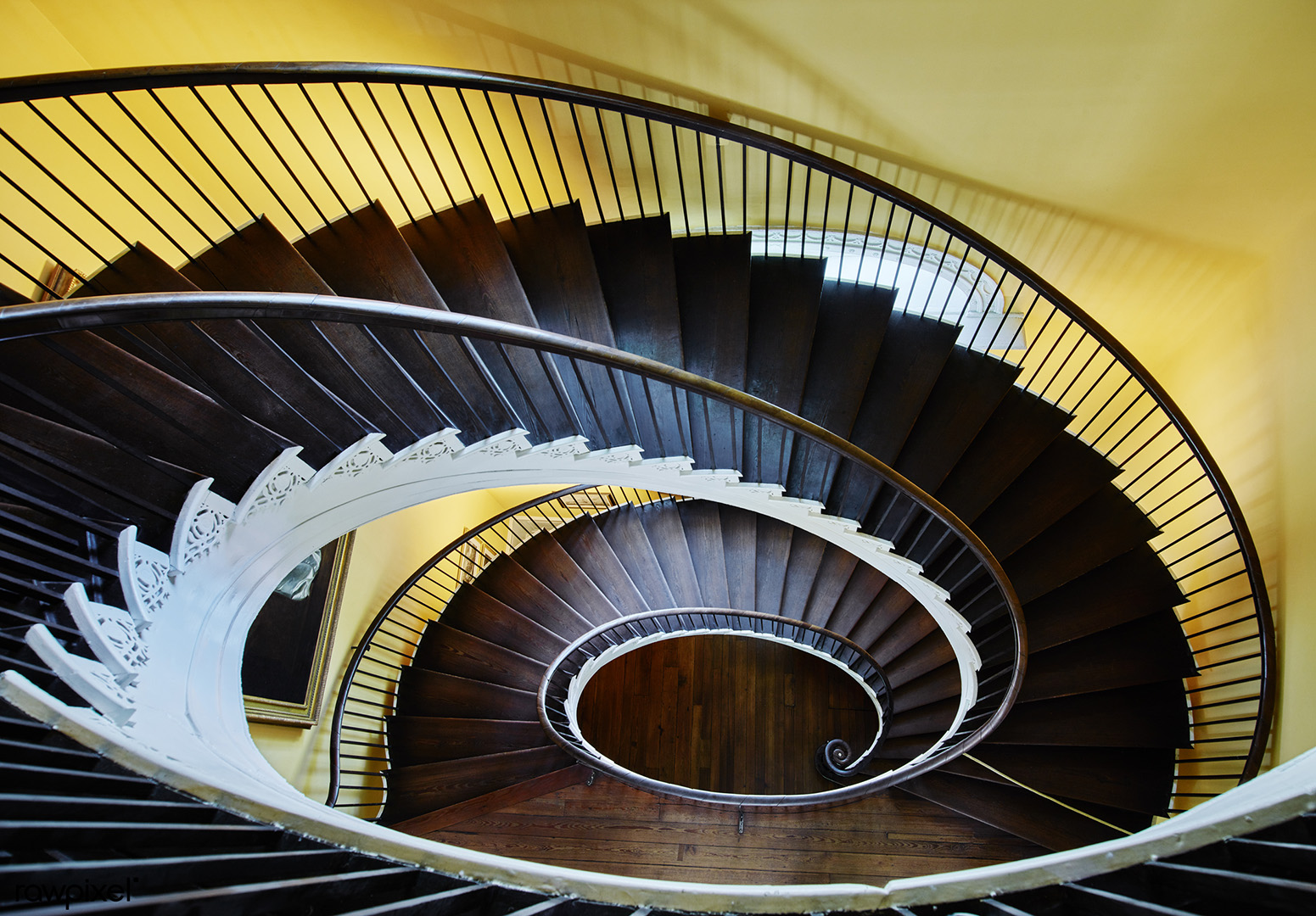 Free-flying staircase at the Nathaniel Russell House.