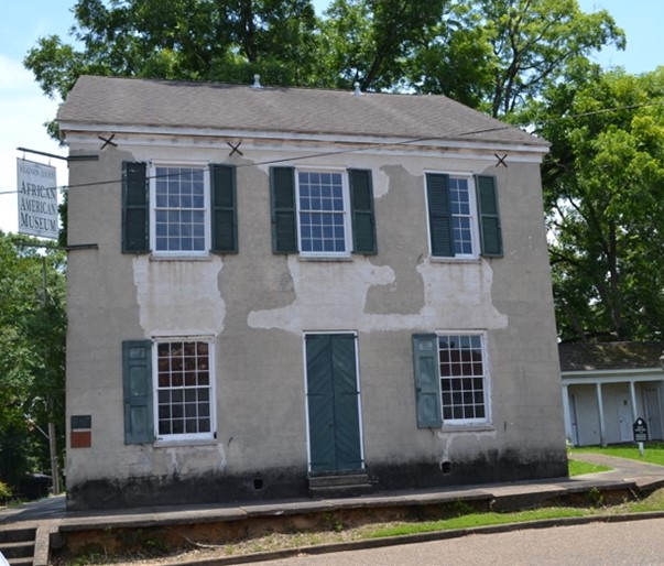 A modern photo of the Woodville Branch Banking House