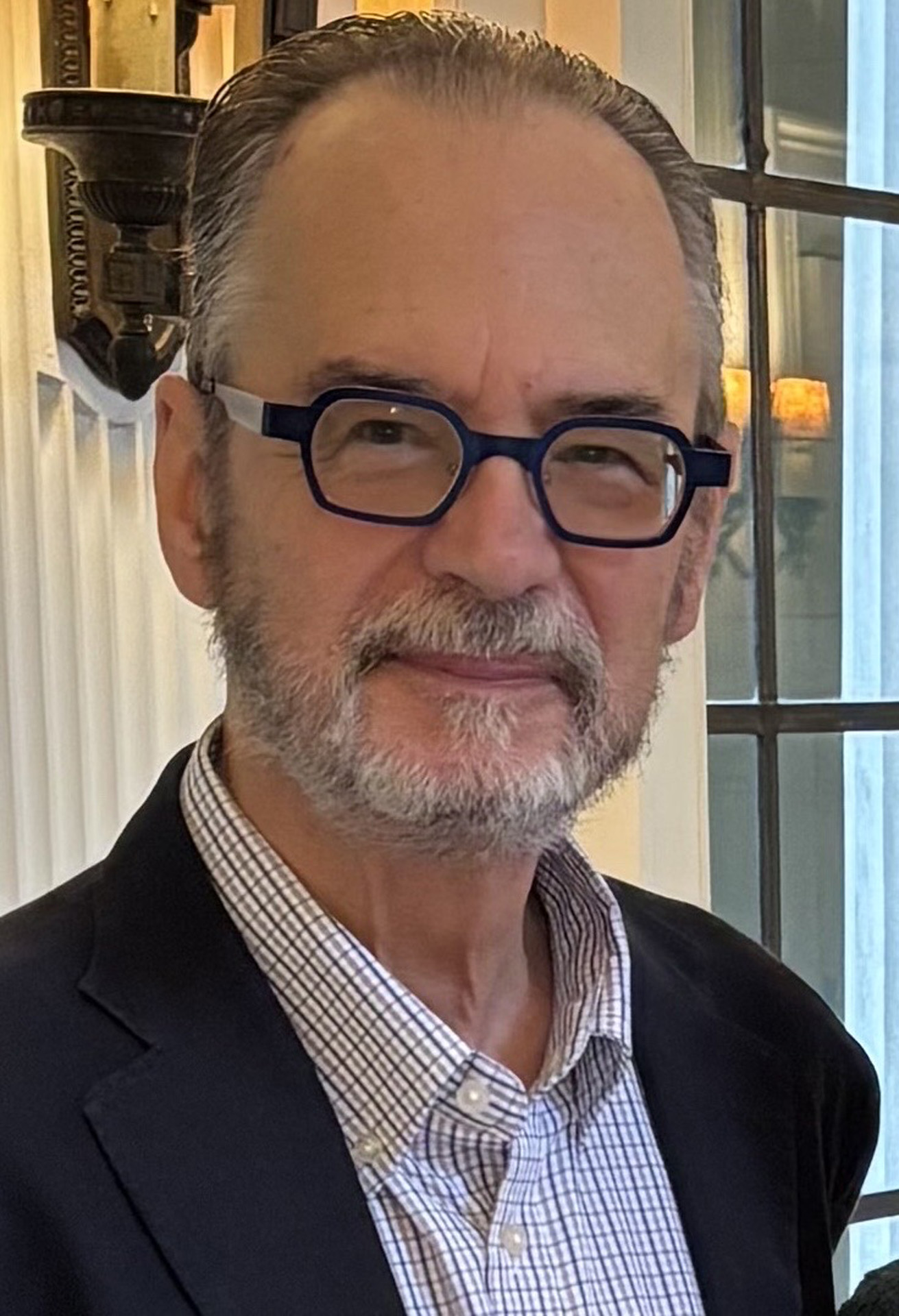 Dr. Daniel H. Usner