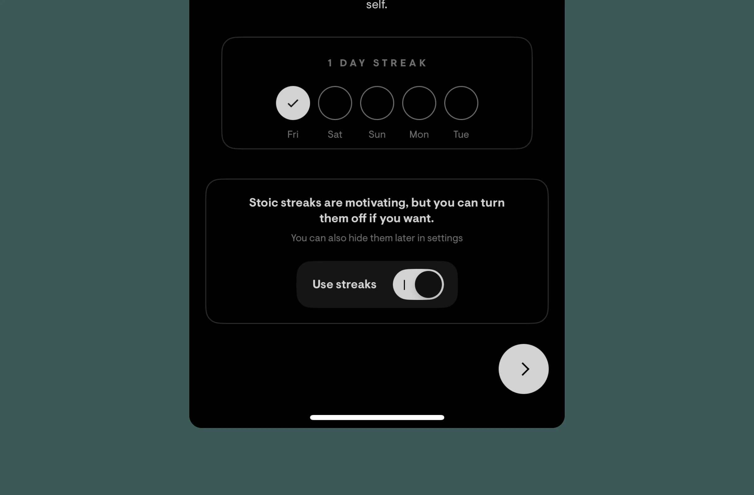 Dark UI showing a 1-day streak tracker for Fri-Tue with Fri checked. Toggle switch labeled "Use streaks" is off. Text offers option to disable streaks in settings.