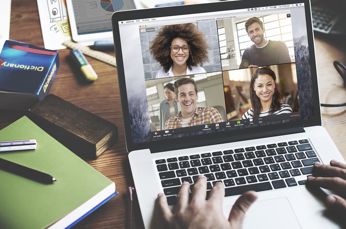 Laptop FaceBook Live