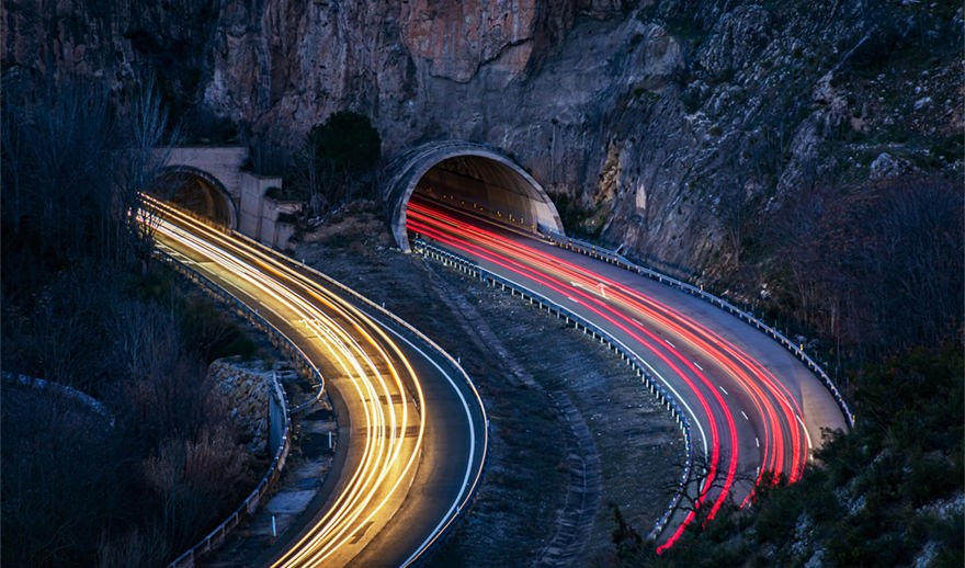 Microsoft Azure ExpressRoute - Direct Connections bidirectional tunnel car light trails