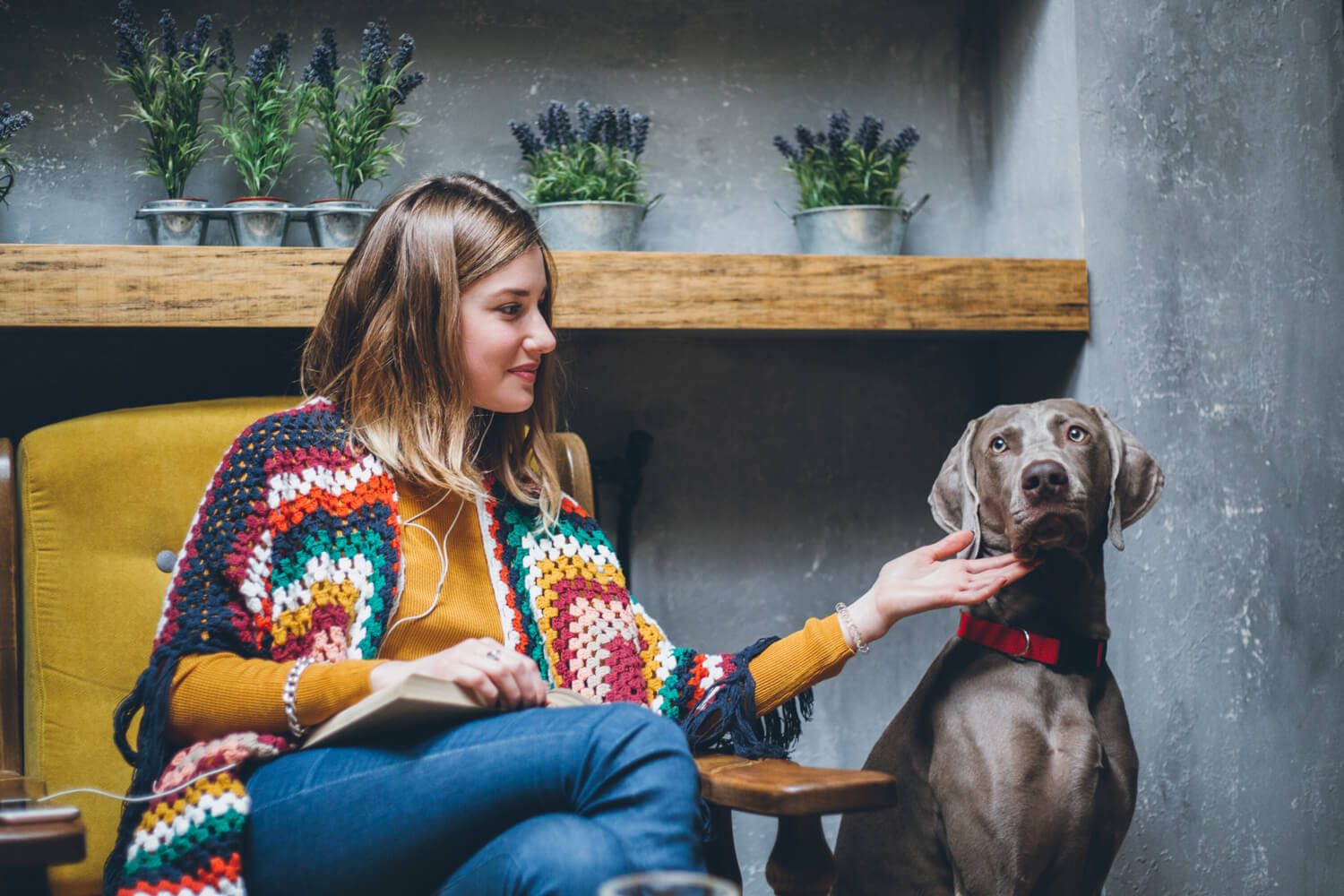 Woman-with-dog-reading