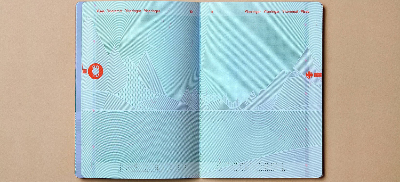 Et oppslag fra innsiden av passet. Siden er dekorert med et landskap med spisse fjelltopper og hav.