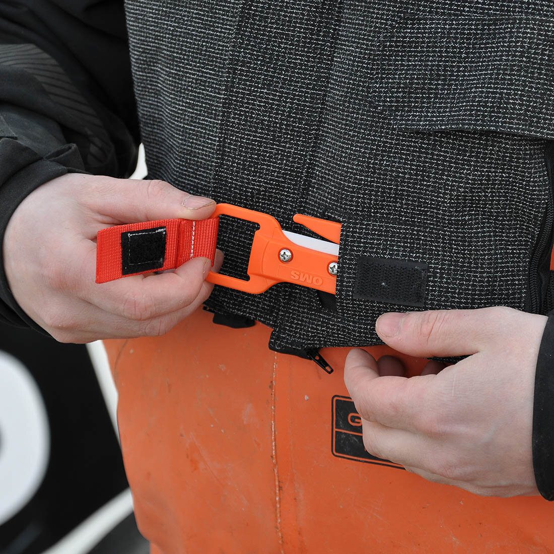 En spenne på redningsvesten Home Again.