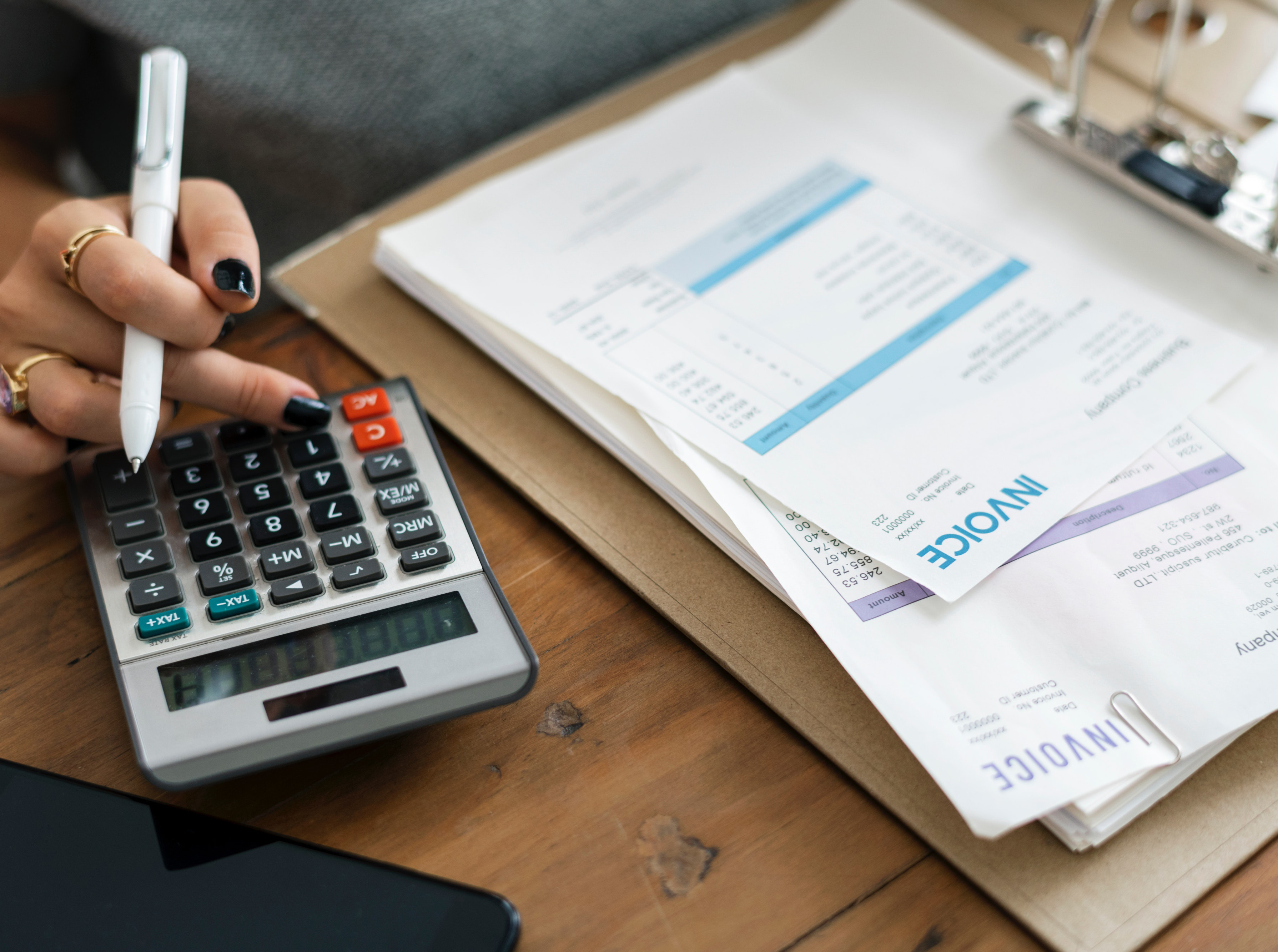 Alone Bills Calculator 1253591
