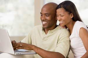 2015 11 17  Couple With Computer 300X200