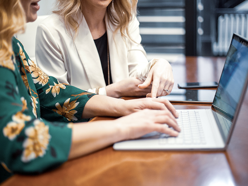 Women Advising