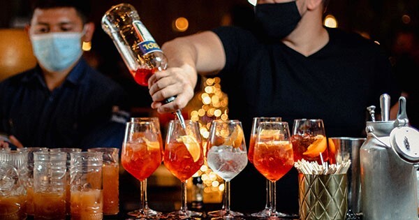 Pouring liqour