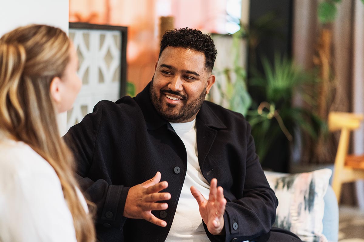 twee collega's aan het werk