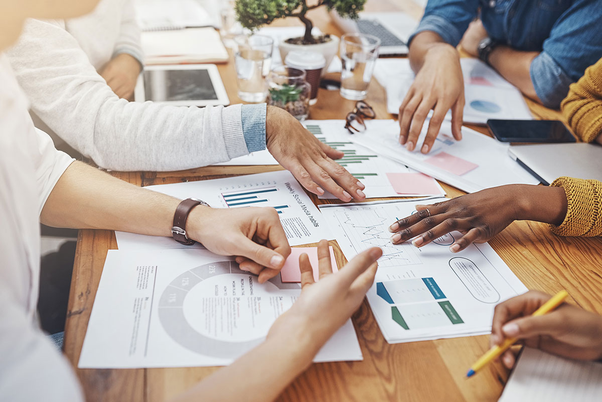 People discuss something and ask lots of questions.