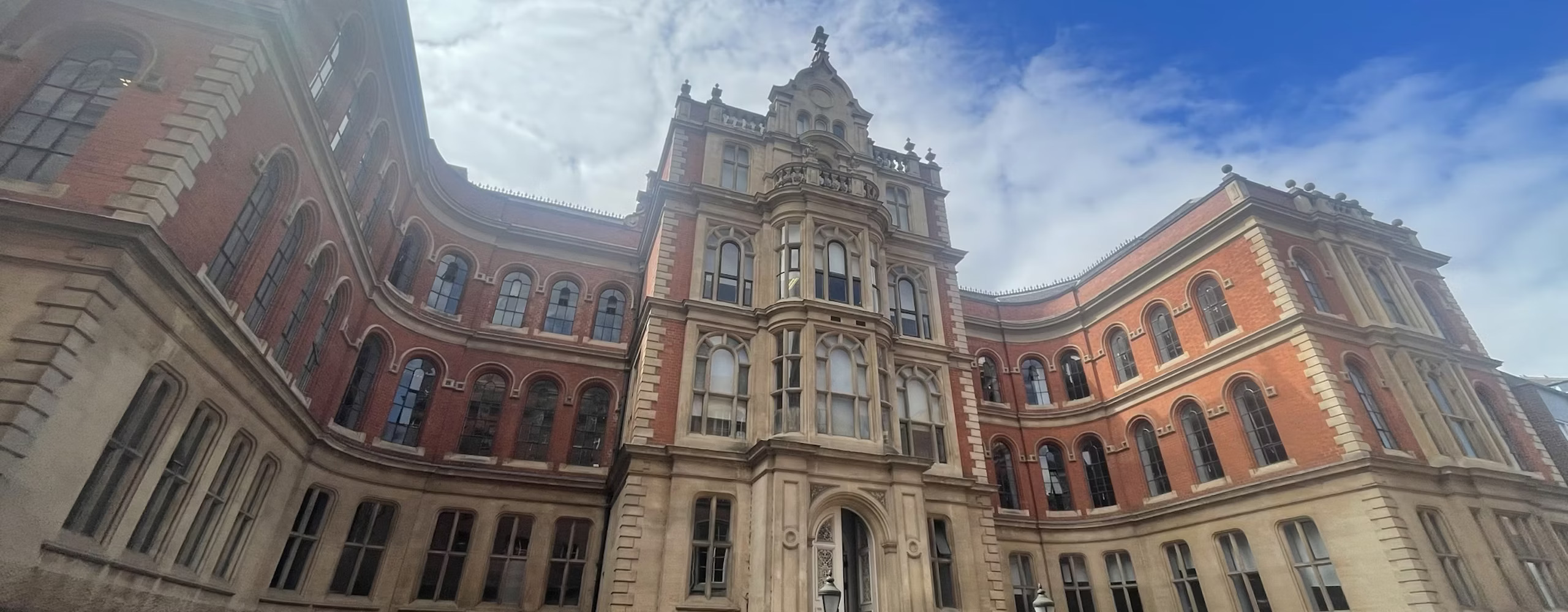 Front of the Adams Building looking up from Stoney Street