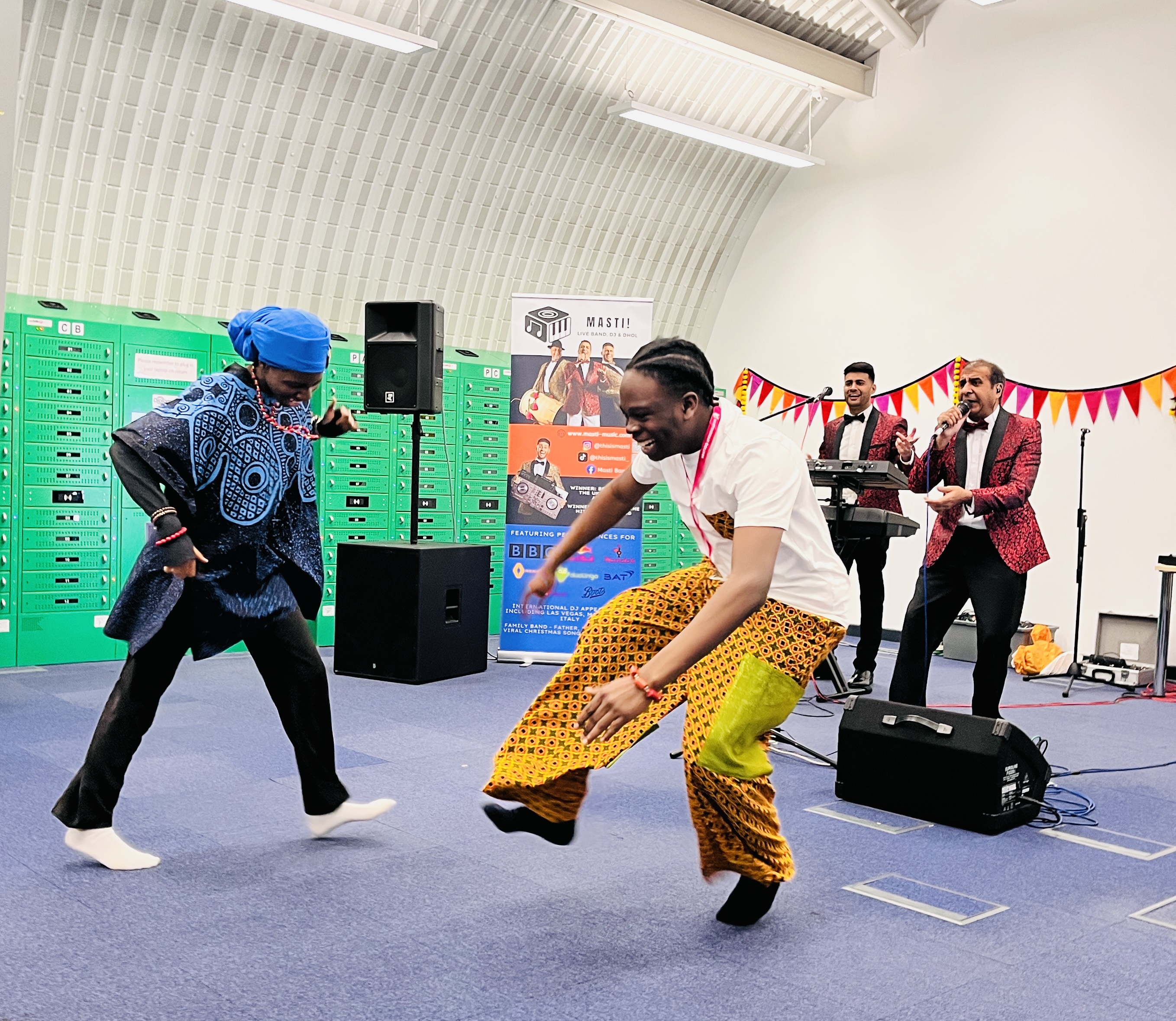 High Pavement - students dancing to live masti performers