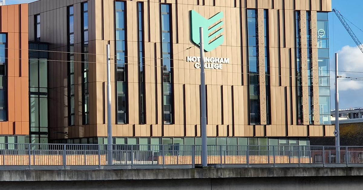 Side view of the City Hub front from Middle Hill