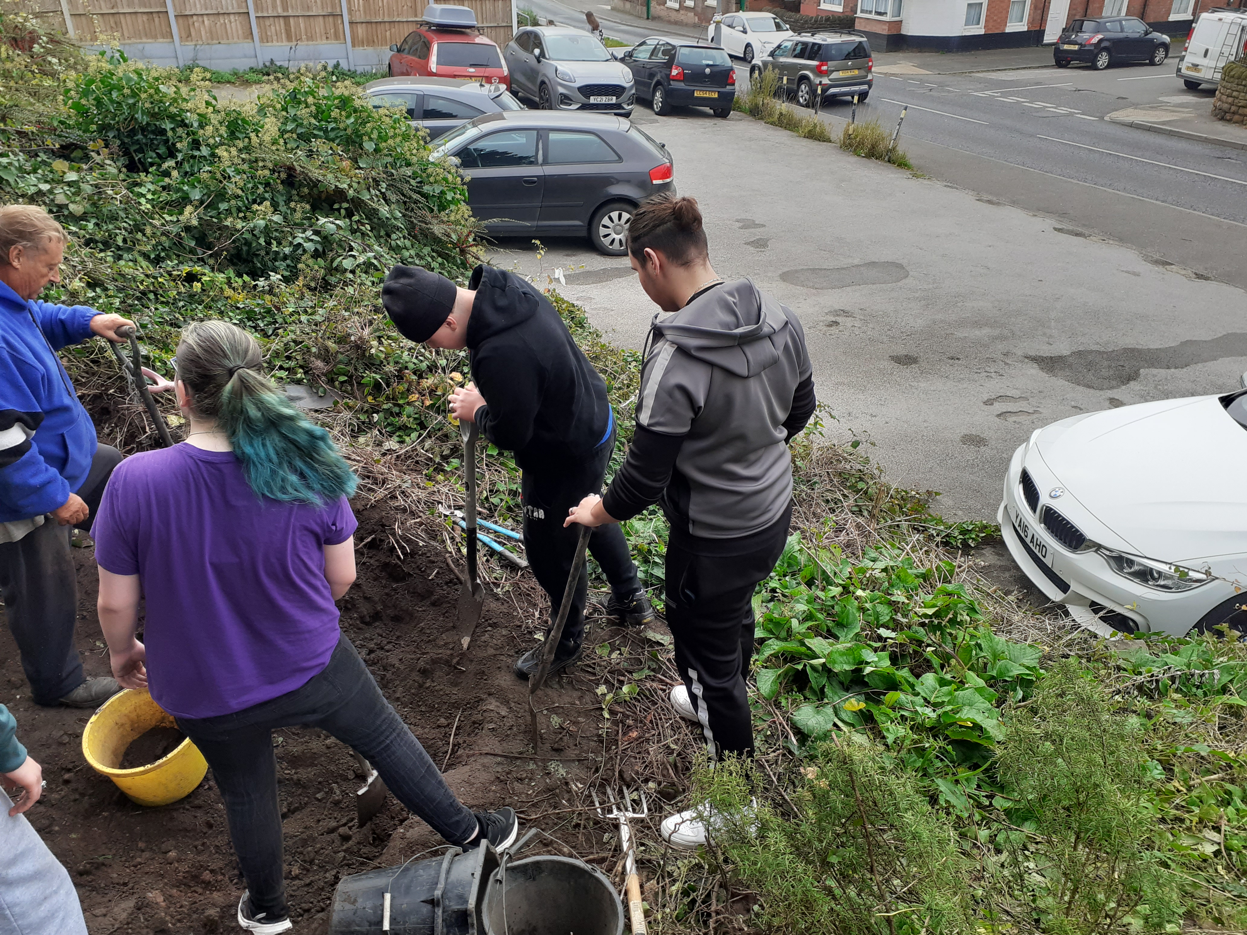 King's Trust Students working on plot of land