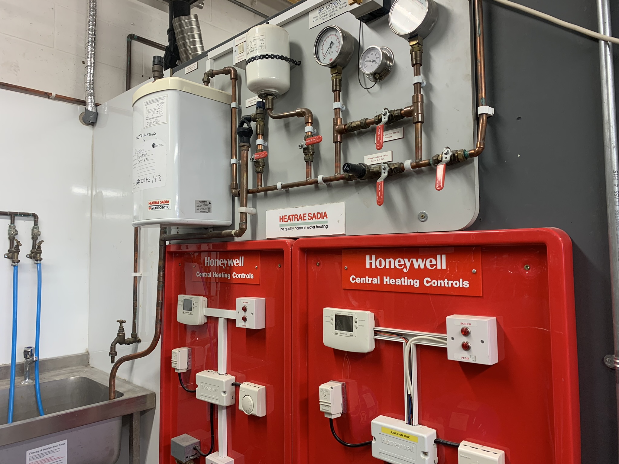 Various facilities for practicing electrical and gas work