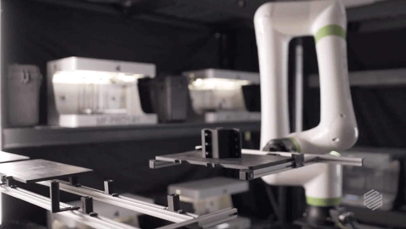 Matrix Athena Machine ATHENA Achieves Lights-Out Production | CRX Collaborative Robot