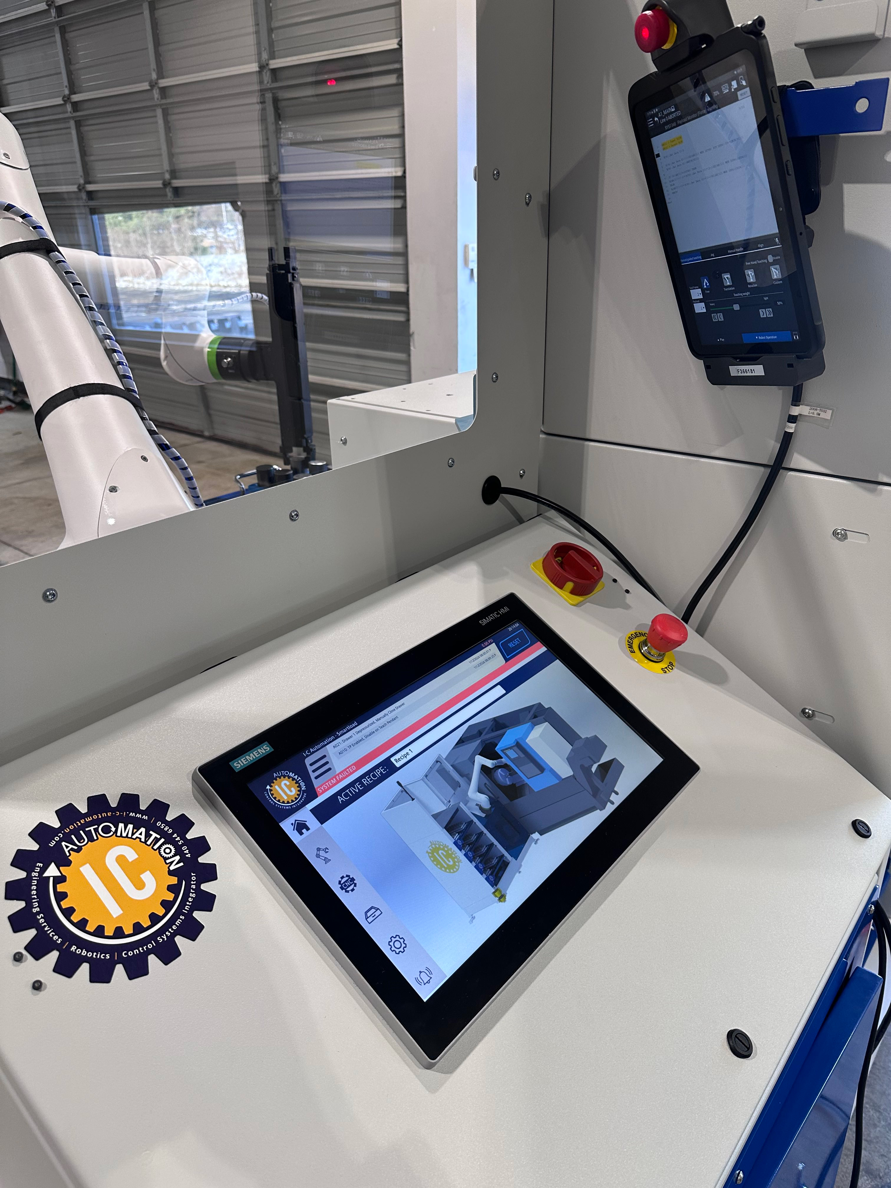 Smart Load 1500 FANUC Cobot Go 3