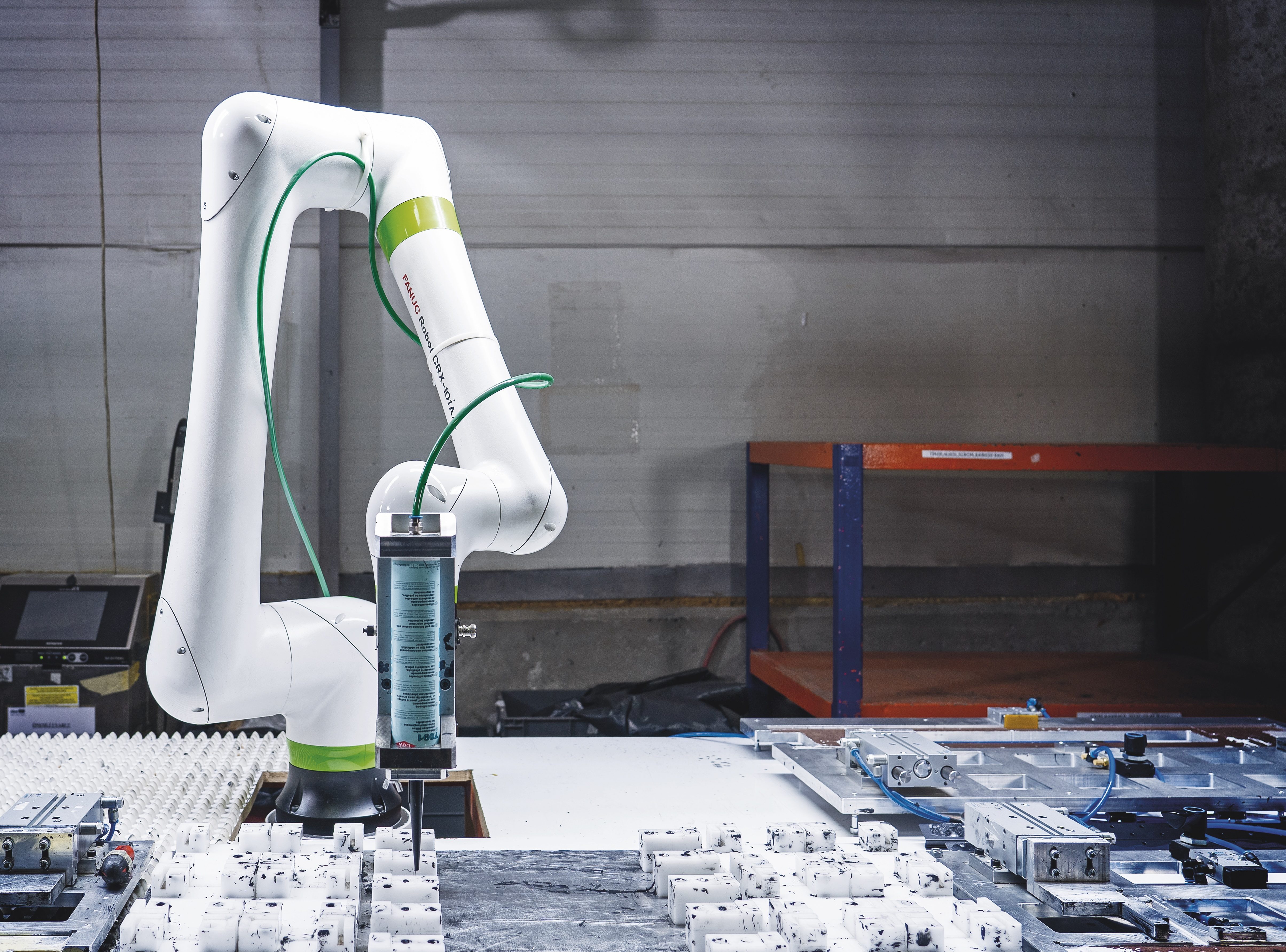 Automate Dispensing Tasks with Cobots | CRX Collaborative Robot