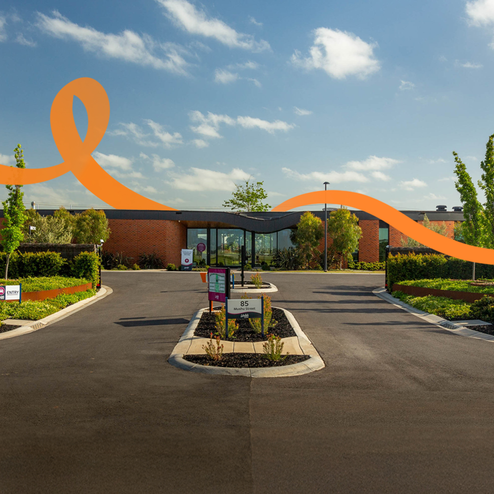 Lifestyle Communities mobile web banner featuring the Deanside Clubhouse with modern architecture and landscaped surroundings.