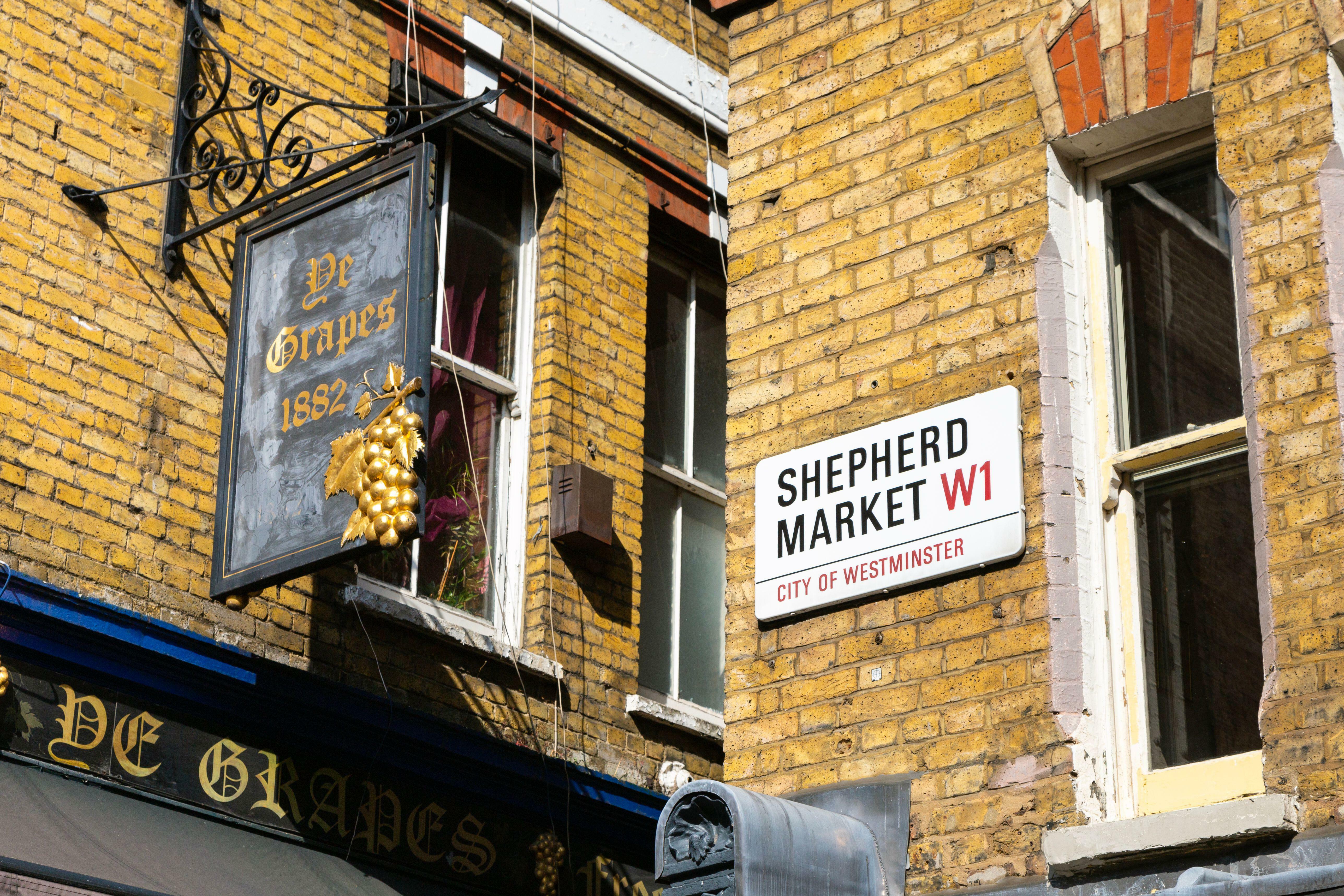 The grapes pub shepherd market