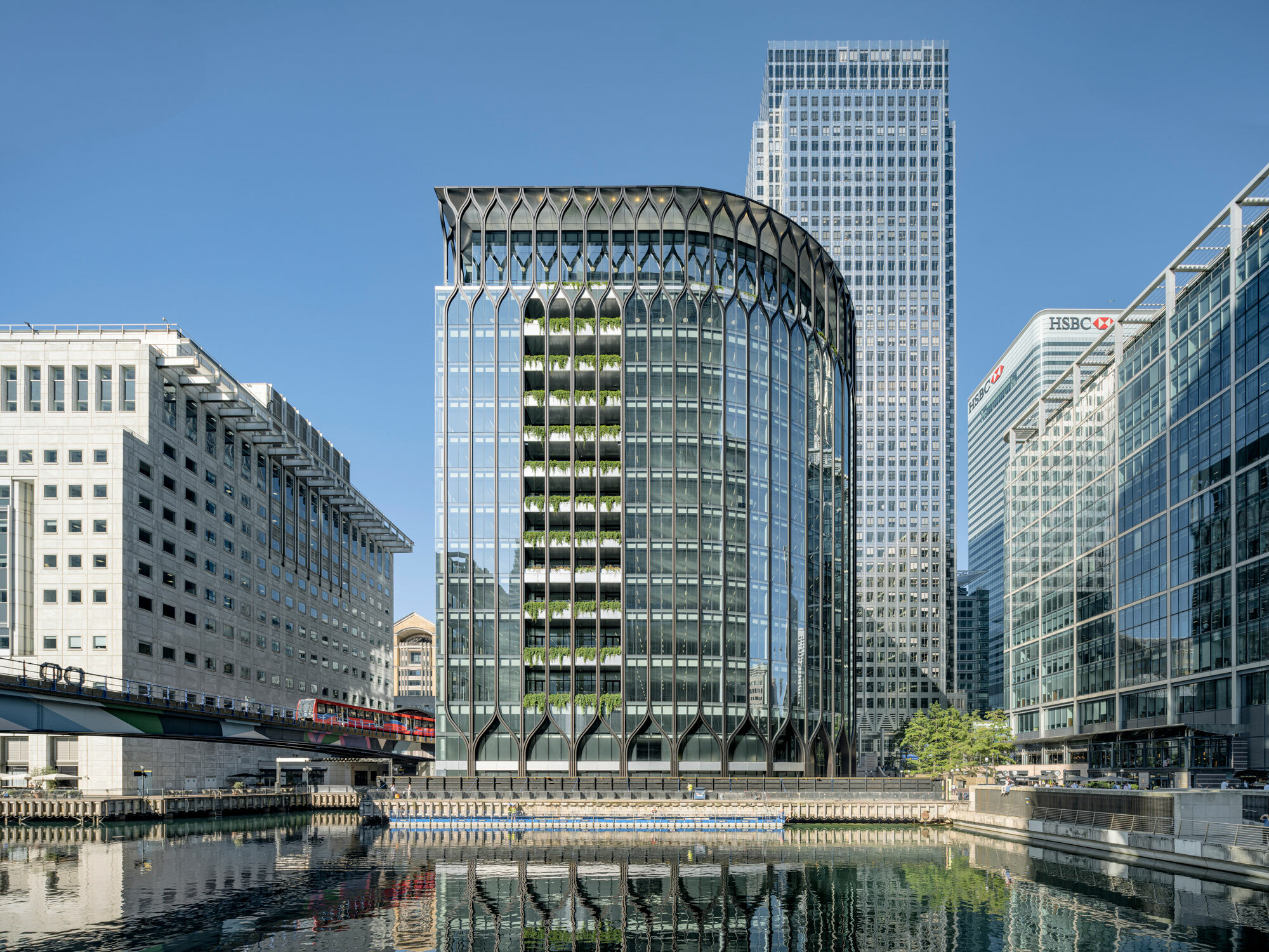 A reimagination of a first-generation Canary Wharf building, YY London