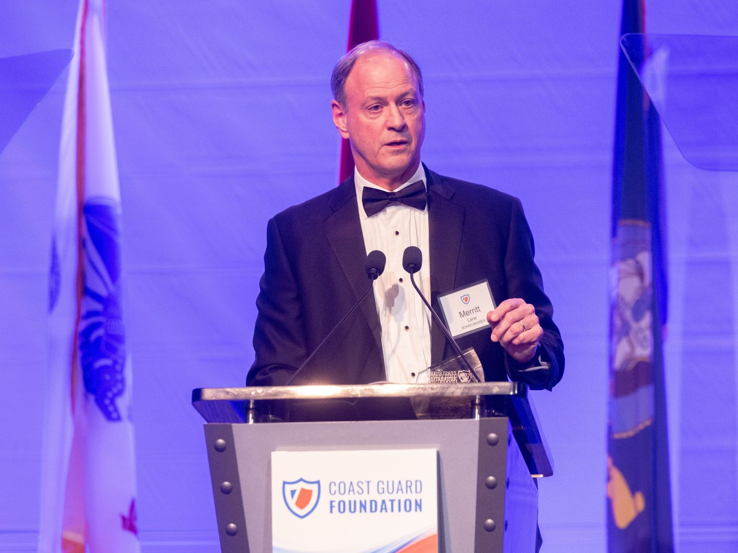 Merritt Lane accepting award.