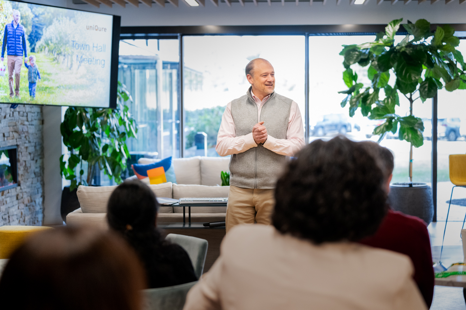 Linderpix Uniqure 2183 web